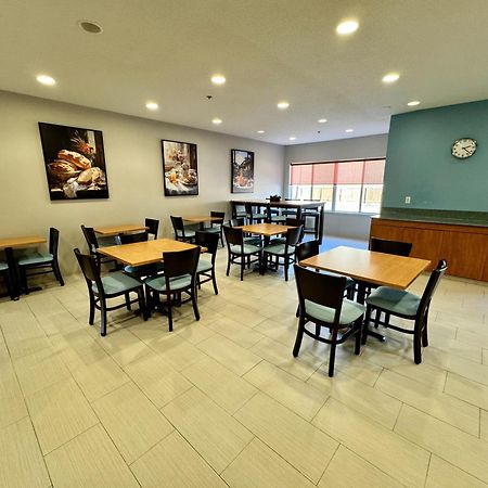 Days Inn & Suites By Wyndham Madison Exteriér fotografie