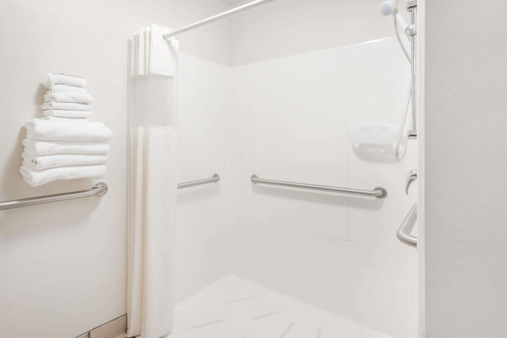 Days Inn & Suites By Wyndham Madison Exteriér fotografie