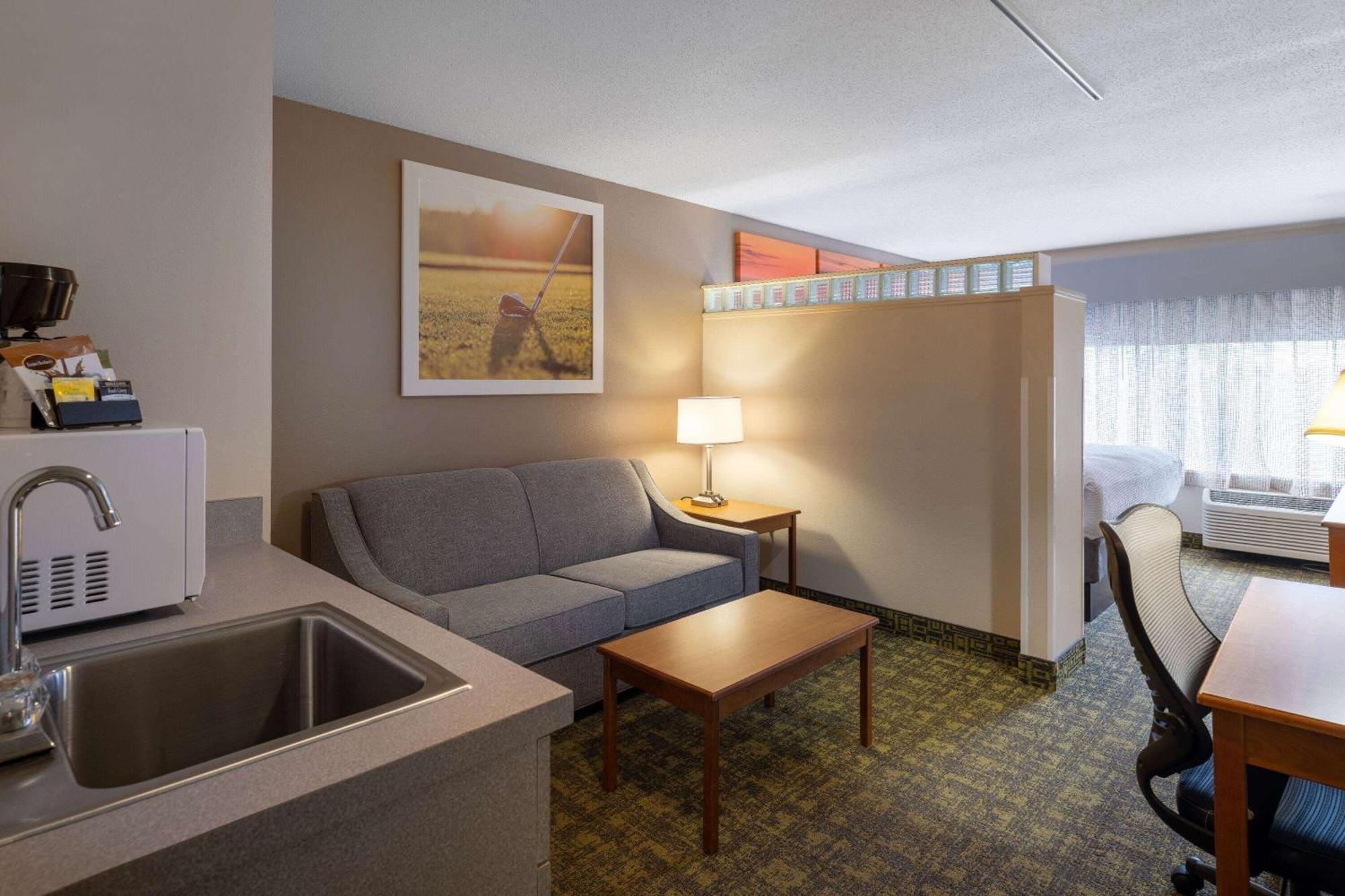 Days Inn & Suites By Wyndham Madison Exteriér fotografie