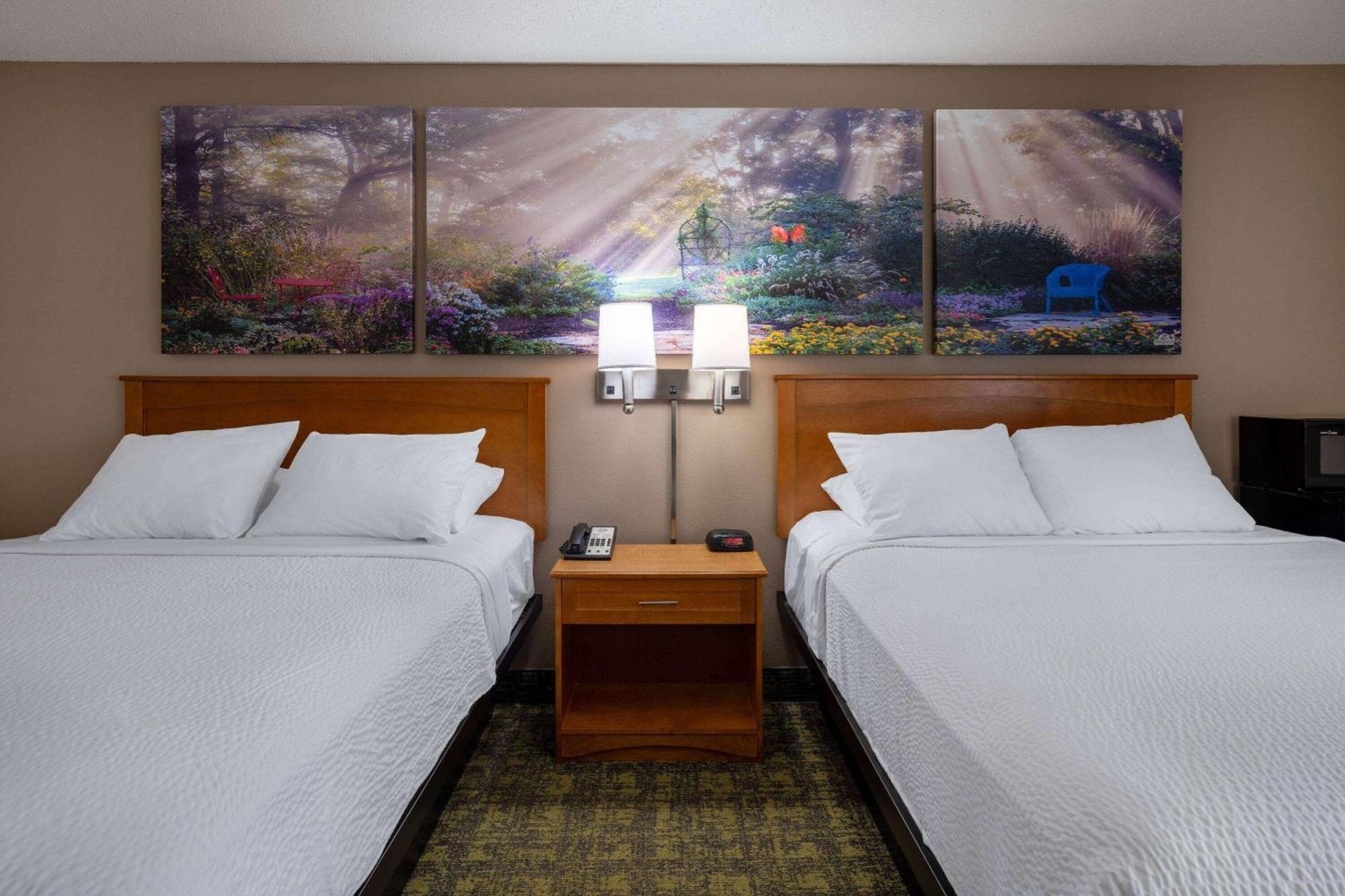 Days Inn & Suites By Wyndham Madison Exteriér fotografie