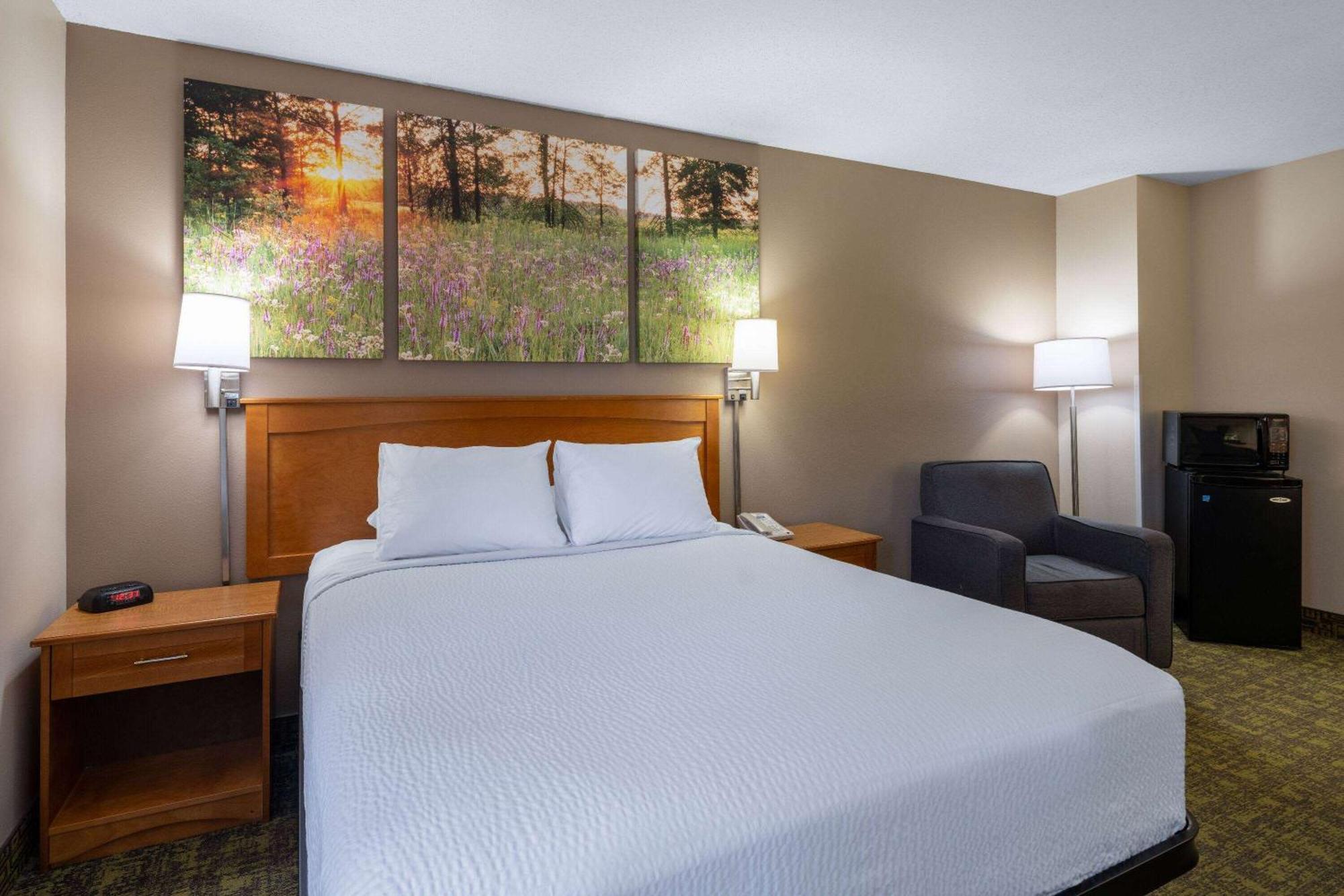 Days Inn & Suites By Wyndham Madison Exteriér fotografie