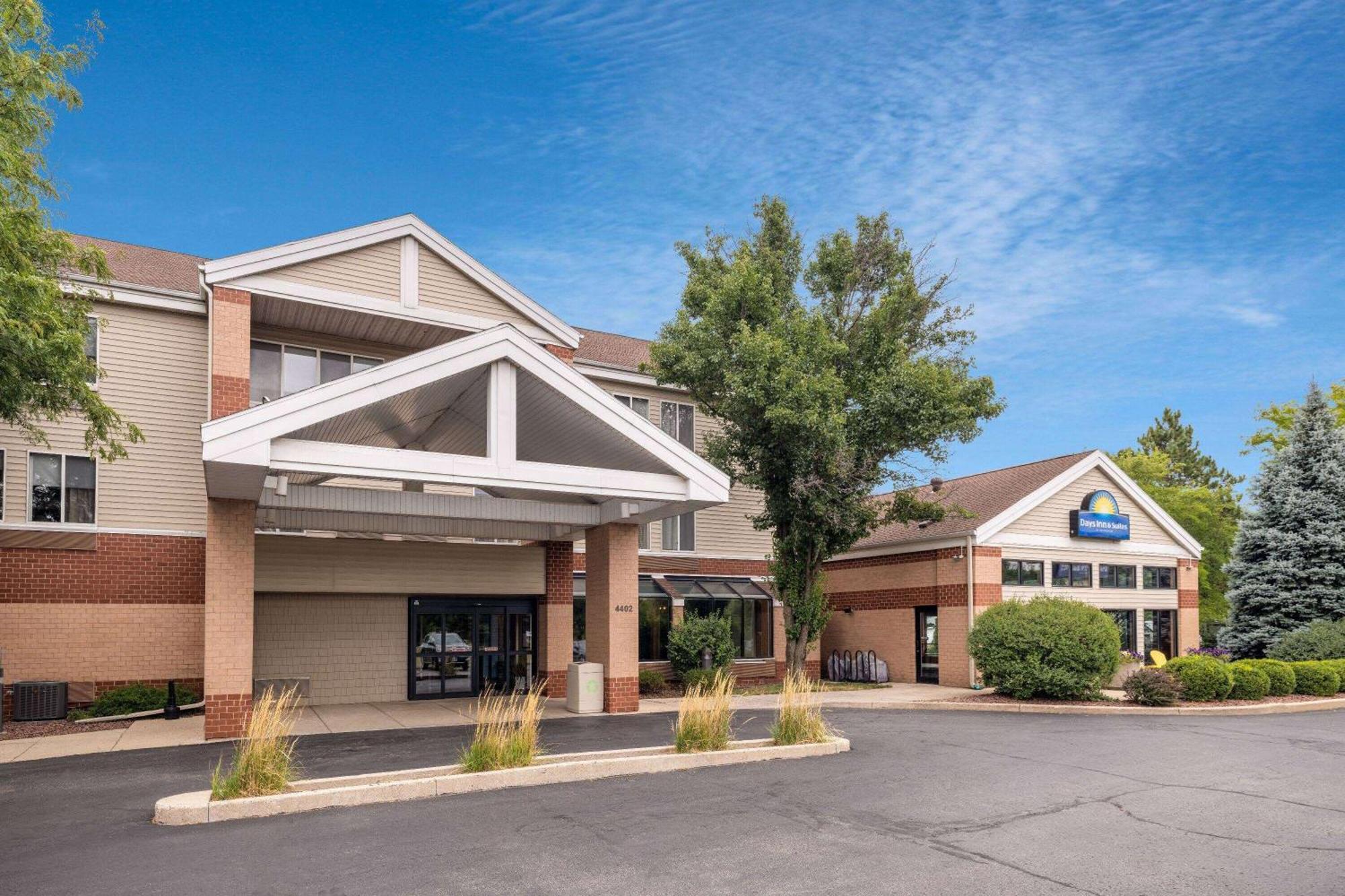 Days Inn & Suites By Wyndham Madison Exteriér fotografie