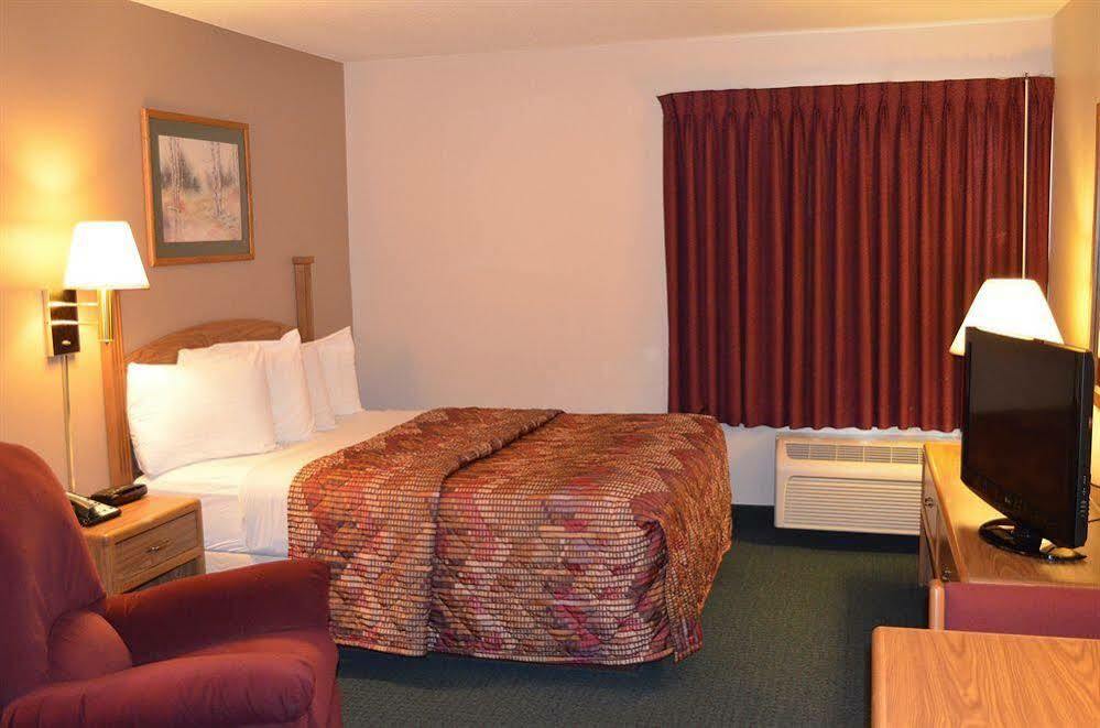 Days Inn & Suites By Wyndham Madison Exteriér fotografie