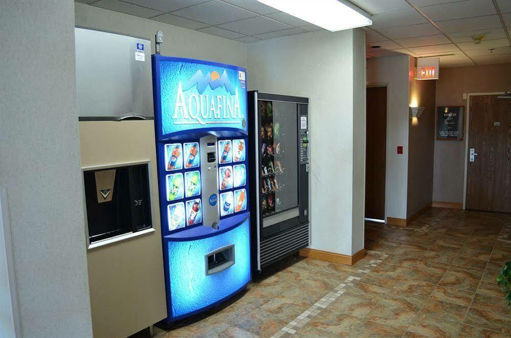 Days Inn & Suites By Wyndham Madison Exteriér fotografie