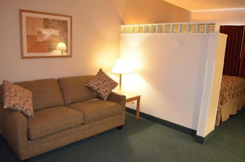 Days Inn & Suites By Wyndham Madison Exteriér fotografie
